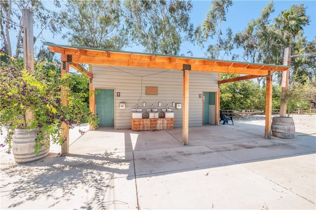 2083 Grace, Riverside, CA 92504