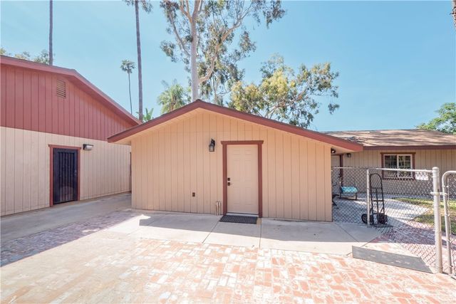 2083 Grace, Riverside, CA 92504