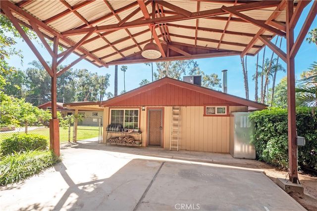 2083 Grace, Riverside, CA 92504