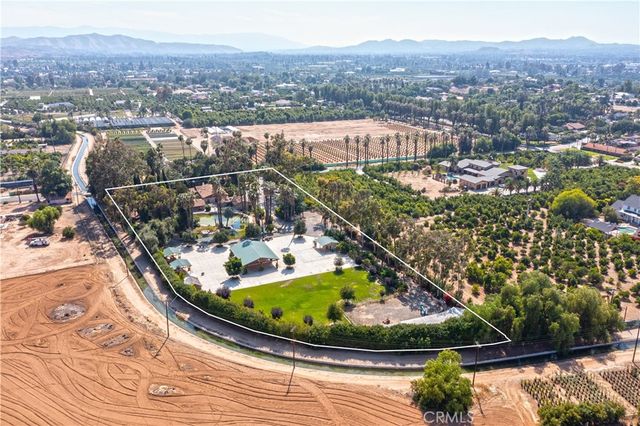 2083 Grace, Riverside, CA 92504
