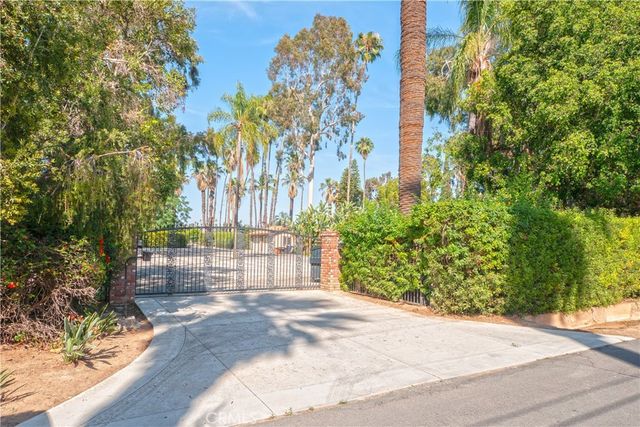 2083 Grace, Riverside, CA 92504