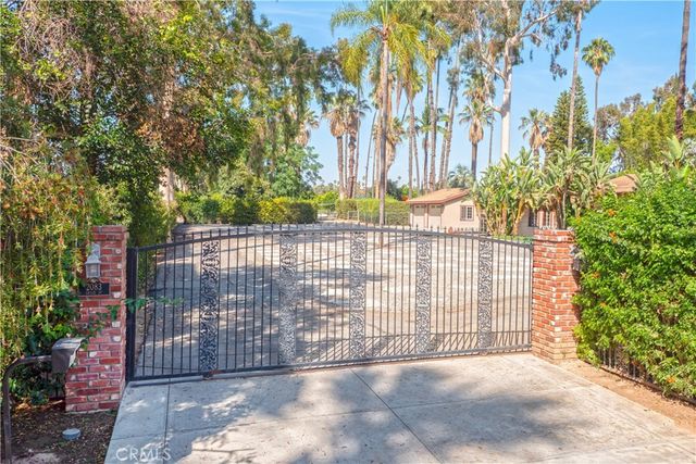2083 Grace, Riverside, CA 92504