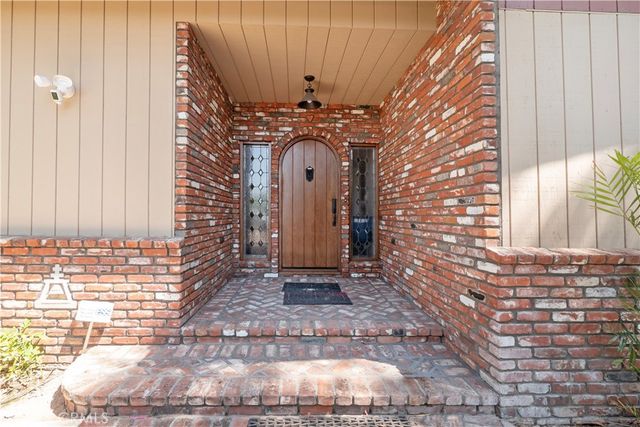 2083 Grace, Riverside, CA 92504