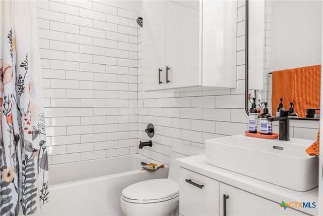102 Lively Lane B, San Marcos, TX 78666
