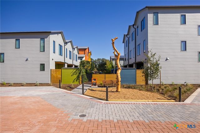 102 Lively Lane B, San Marcos, TX 78666