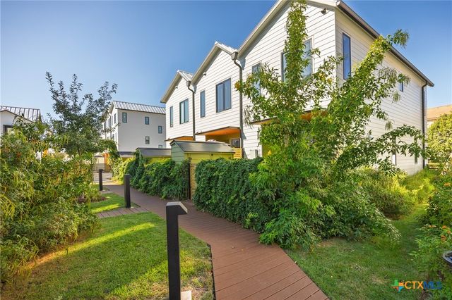 102 Lively Lane B, San Marcos, TX 78666