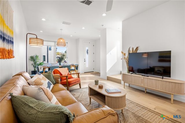 102 Lively Lane B, San Marcos, TX 78666