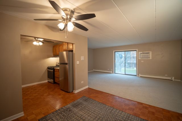 144 E Bailey Road G, Naperville, IL 60565