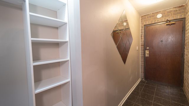 144 E Bailey Road G, Naperville, IL 60565