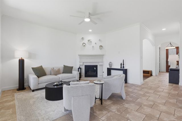 6214 Pinewood Heights Drive, Spring, TX 77389
