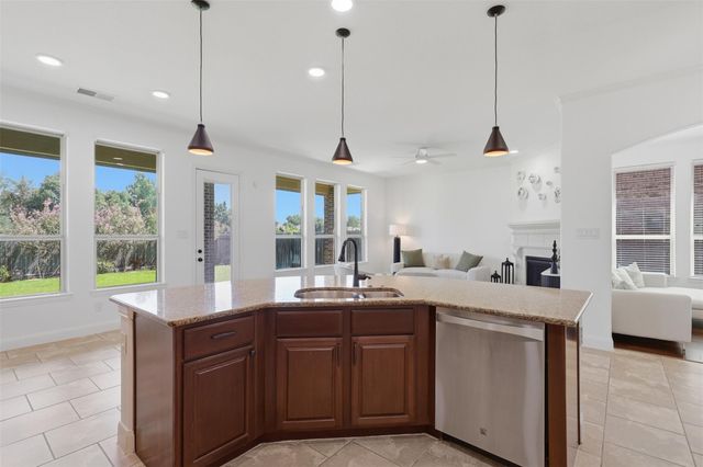 6214 Pinewood Heights Drive, Spring, TX 77389