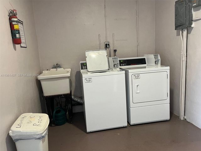 700 Layne Blvd 124, Hallandale Beach, FL 33009