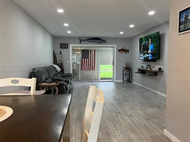 700 Layne Blvd 124, Hallandale Beach, FL 33009