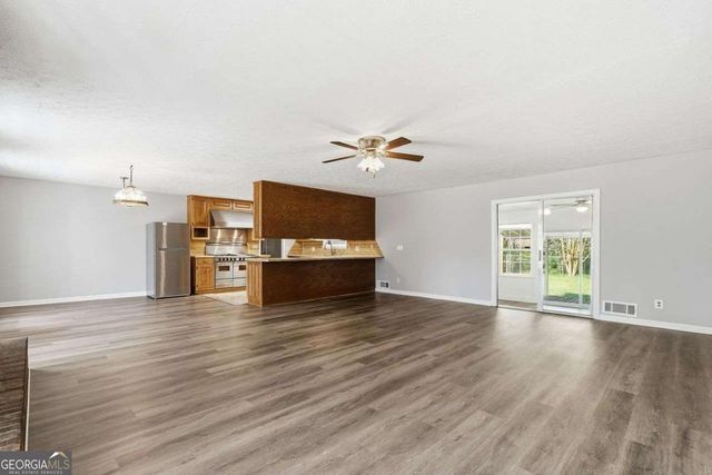 2401 Ebenezer Road SE, Conyers, GA 30094