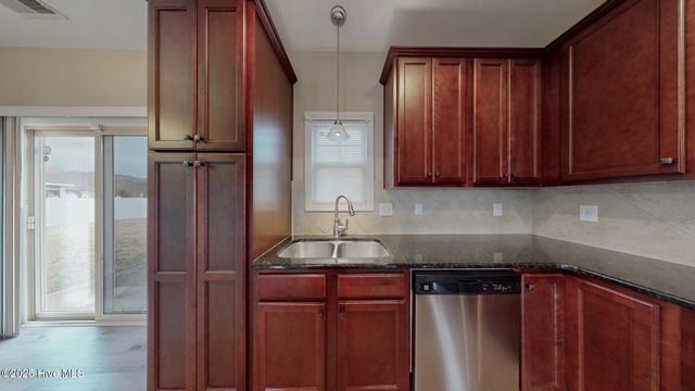 228 Copper Creek Drive, Winterville, NC 28590