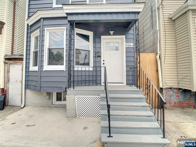 432 16th Street, Newark, NJ 07103