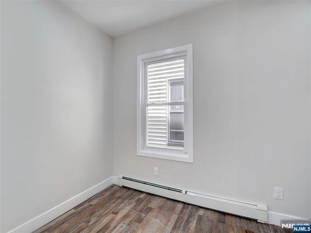 432 16th Street, Newark, NJ 07103