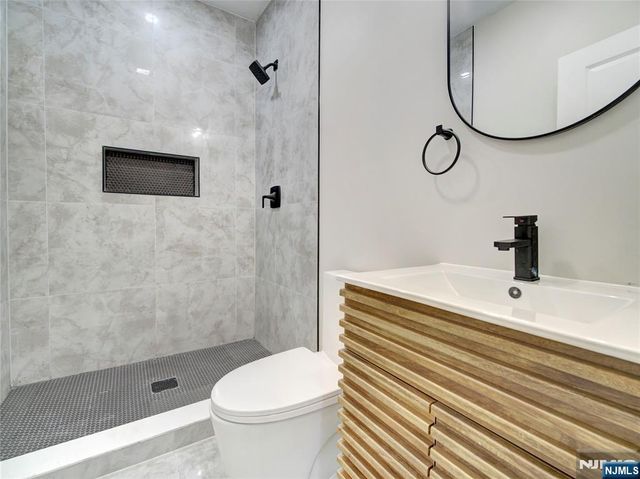 432 16th Street, Newark, NJ 07103