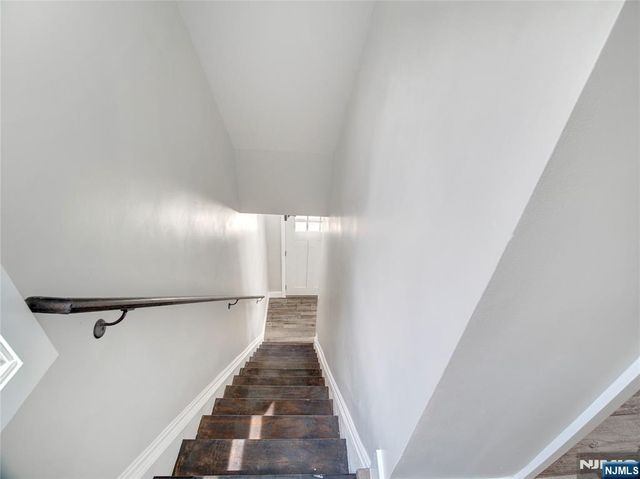 432 16th Street, Newark, NJ 07103