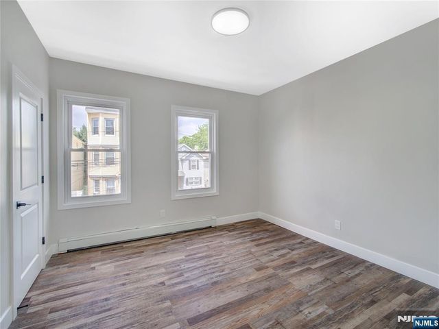432 16th Street, Newark, NJ 07103