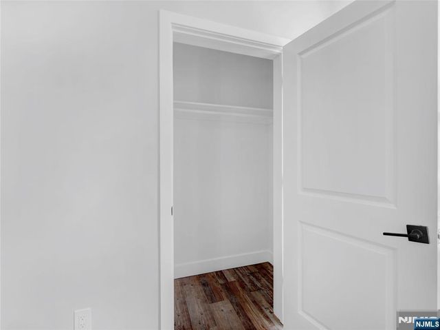 432 16th Street, Newark, NJ 07103