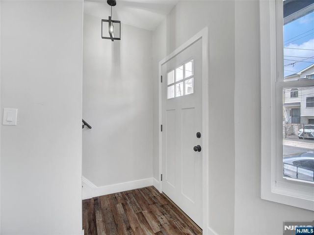 432 16th Street, Newark, NJ 07103
