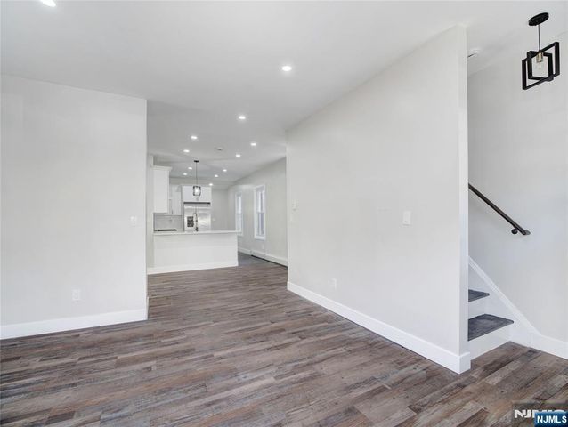 432 16th Street, Newark, NJ 07103