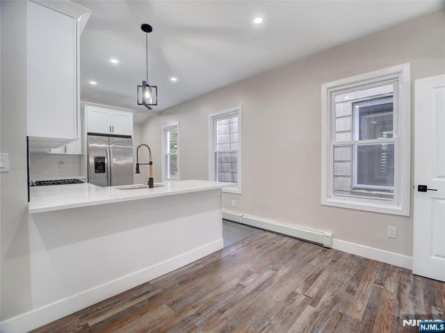 432 16th Street, Newark, NJ 07103