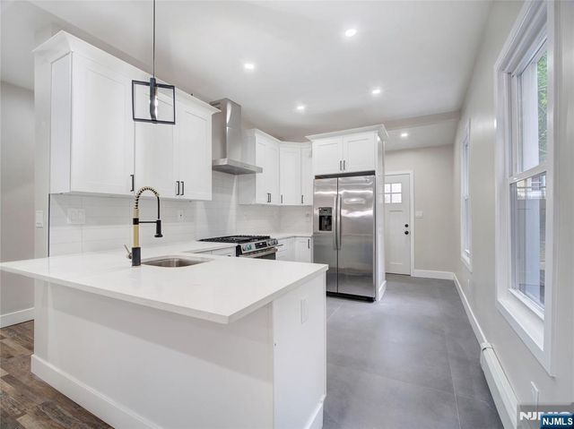 432 16th Street, Newark, NJ 07103