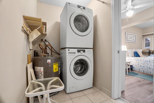 8713 NW 10th Street C101, Plantation, FL 33322