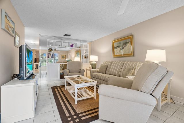 8713 NW 10th Street C101, Plantation, FL 33322