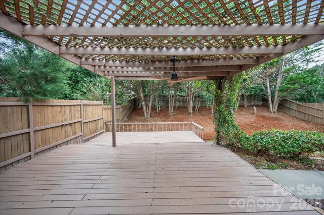 6917 Lenhart Drive, Charlotte, NC 28226