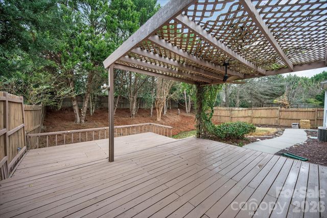 6917 Lenhart Drive, Charlotte, NC 28226