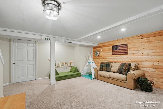 4621 Whitneyville Avenue SE, Ada, MI 49301