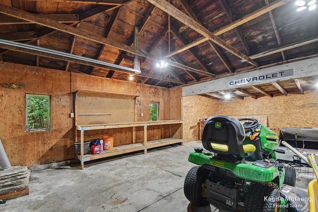 4621 Whitneyville Avenue SE, Ada, MI 49301