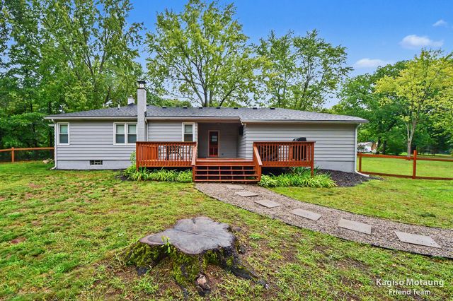 4621 Whitneyville Avenue SE, Ada, MI 49301
