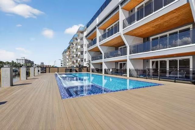 3822 NE 171st St 3822, North Miami Beach, FL 33160