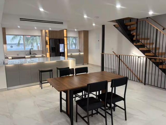 3822 NE 171st St 3822, North Miami Beach, FL 33160