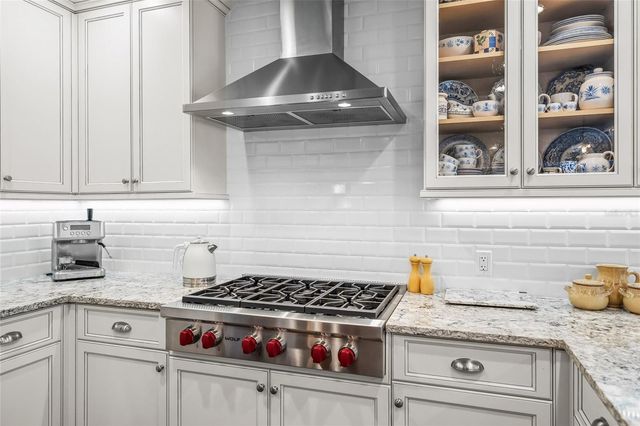 2440 ARLINGTON STREET, Sarasota, FL 34239
