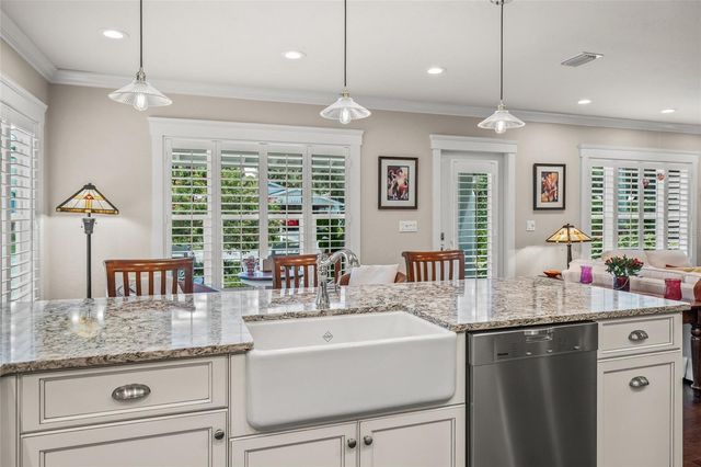 2440 ARLINGTON STREET, Sarasota, FL 34239