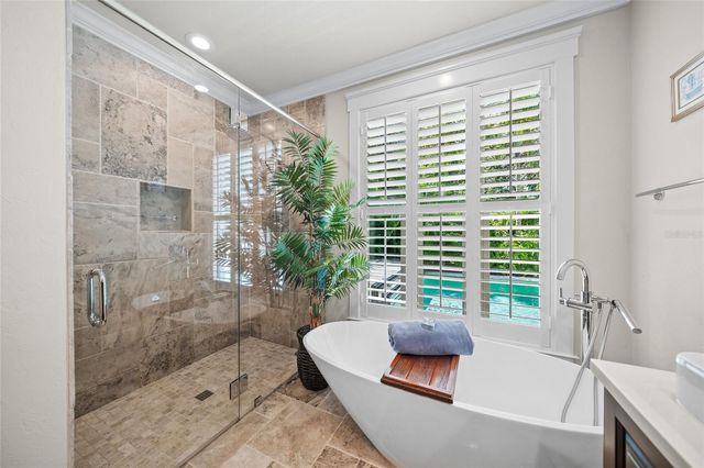2440 ARLINGTON STREET, Sarasota, FL 34239