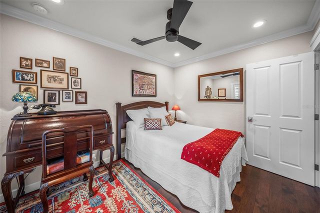 2440 ARLINGTON STREET, Sarasota, FL 34239