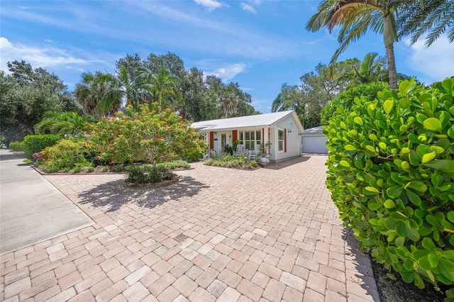2440 ARLINGTON STREET, Sarasota, FL 34239
