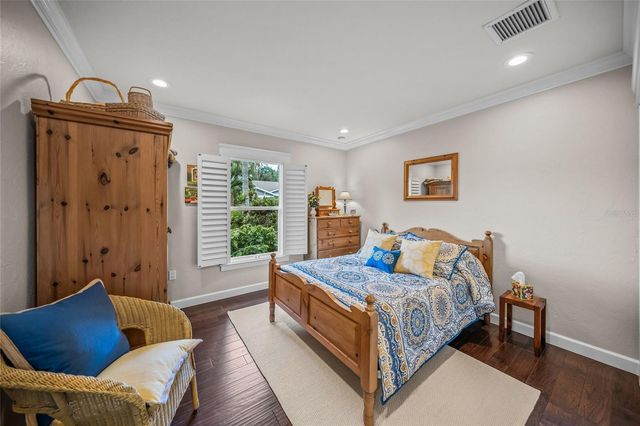 2440 ARLINGTON STREET, Sarasota, FL 34239