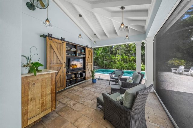 2440 ARLINGTON STREET, Sarasota, FL 34239