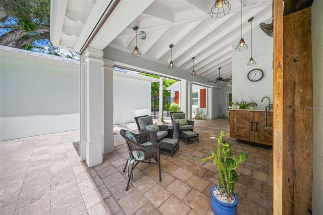2440 ARLINGTON STREET, Sarasota, FL 34239