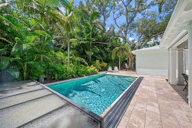 2440 ARLINGTON STREET, Sarasota, FL 34239