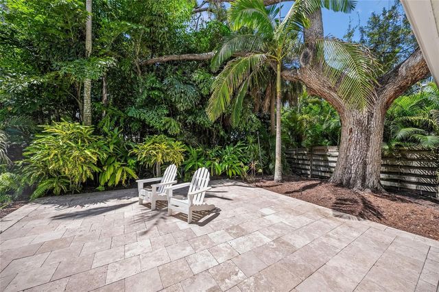 2440 ARLINGTON STREET, Sarasota, FL 34239