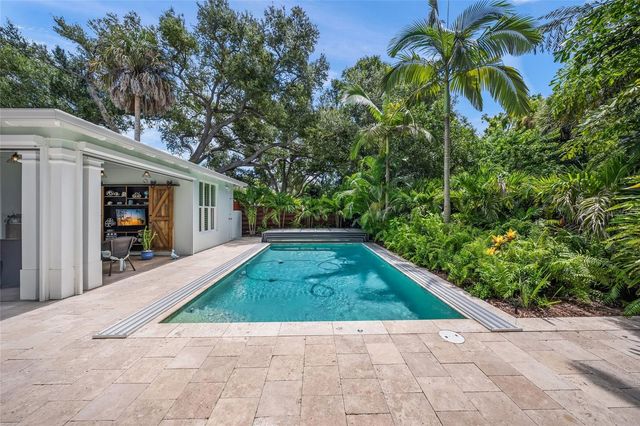 2440 ARLINGTON STREET, Sarasota, FL 34239