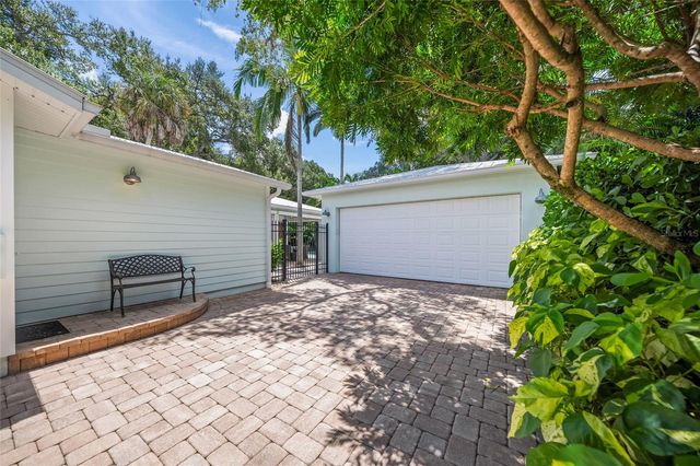 2440 ARLINGTON STREET, Sarasota, FL 34239